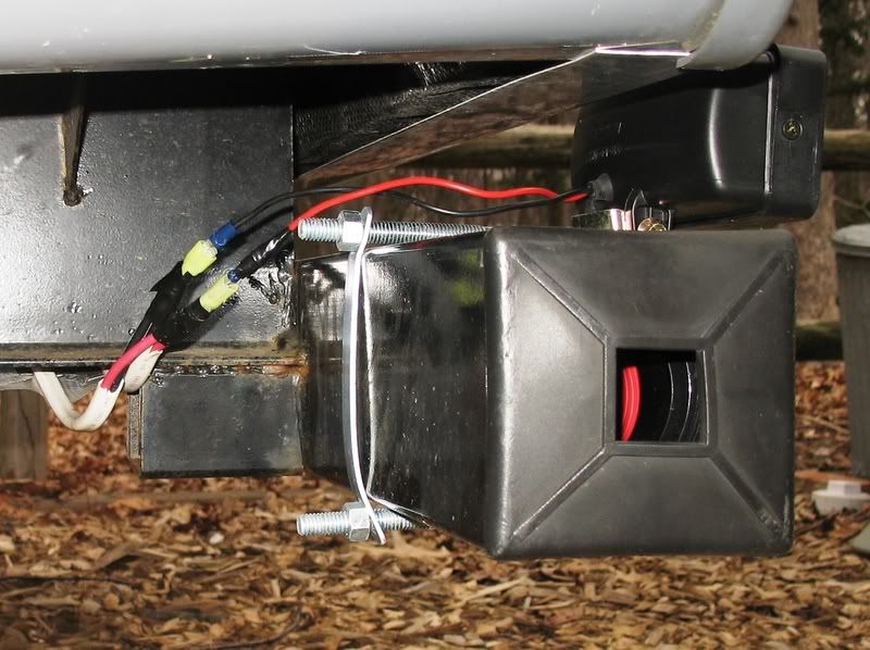 Open Roads Forum Travel Trailers Battery Backup Light?